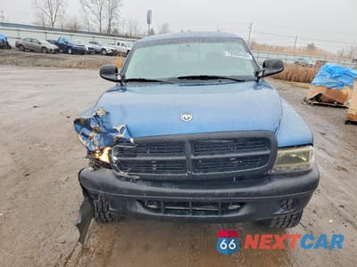 Piąte zdjęcie samochodu w środku: 2004 DODGE DAKOTA SXT VIN:1D7HG12K84S706913 - miniatura