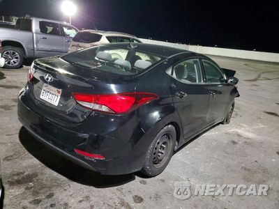 Trzecie zdjęcie samochodu z tyłu: 2016 HYUNDAI ELANTRA SE VIN:KMHDH4AEXGU637004 - miniatura