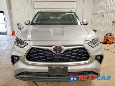Piąte zdjęcie samochodu w środku: 2021 TOYOTA HIGHLANDER XLE VIN:5TDGZRBH5MS094567 - miniatura