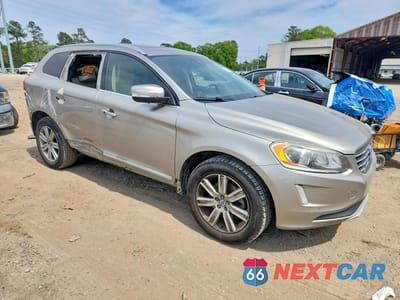Czwarte zdjęcie samochodu z boku: 2016 VOLVO XC60 T6 PREMIER VIN:YV449MDK3G2874963 - miniatura