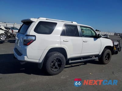 Trzecie zdjęcie samochodu z tyłu: 2016 TOYOTA 4RUNNER SR5 VIN:JTEBU5JR9G5396557 - miniatura