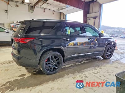 Trzecie zdjęcie samochodu z tyłu: 2023 CHEVROLET TRAVERSE PREMIER VIN:1GNEVKKW6PJ260788 - miniatura