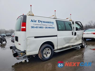 Trzecie zdjęcie samochodu z tyłu: 2019 GMC SAVANA 2500 CARGO UTILITY / SERVICE VAN VIN:1GTW7AFG0K1348359 - miniatura