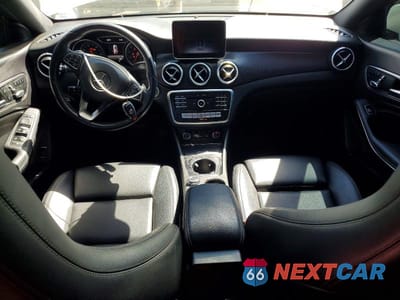 Zdjęcie 8 z 12 samochodu: 2019 MERCEDES-BENZ CLA 250 VIN:WDDSJ4EB0KN745754 - miniatura