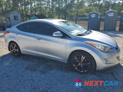 Czwarte zdjęcie samochodu z boku: 2012 HYUNDAI ELANTRA LIMITED VIN:5NPDH4AE7CH151310 - miniatura