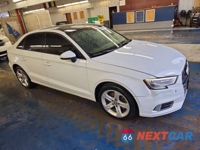 Czwarte zdjęcie samochodu z boku: 2017 AUDI A3 PREMIUM VIN:WAUB8GFF0H1030611 - miniatura