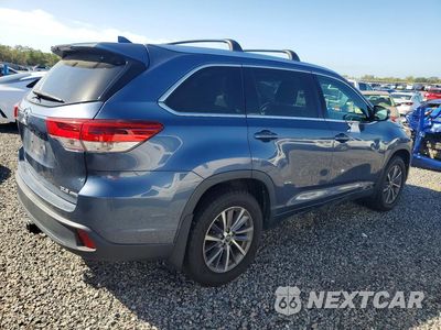 Trzecie zdjęcie samochodu z tyłu: 2017 TOYOTA HIGHLANDER XLE VIN:5TDJZRFHXHS390724 - miniatura