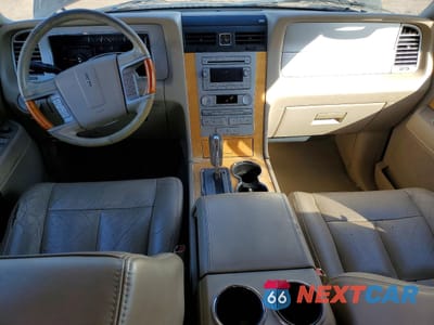 Zdjęcie 8 z 13 samochodu: 2008 LINCOLN TOWNHOUSE NAVIGATOR VIN:5LMFU28588LJ21355 - miniatura