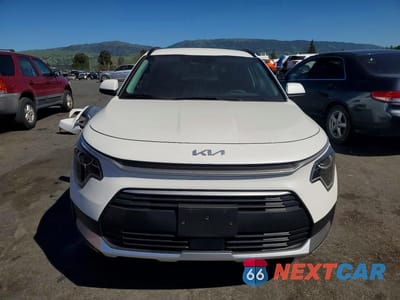 Piąte zdjęcie samochodu w środku: 2025 KIA NIRO EX VIN:KNDCR3LE7S5273681 - miniatura