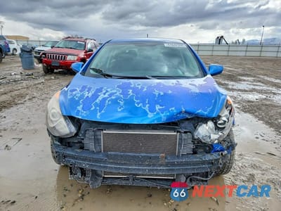 Piąte zdjęcie samochodu w środku: 2017 HYUNDAI ELANTRA GT BASE VIN:KMHD35LH3HU349063 - miniatura