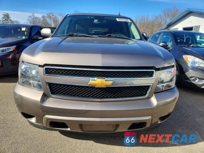 Piąte zdjęcie samochodu w środku: 2012 CHEVROLET SUBURBAN K1500 LS VIN:1GNSKHE74CR317679 - miniatura