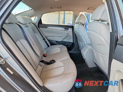 Zdjęcie 10 z 12 samochodu: 2017 HYUNDAI SONATA HYBRID SE VIN:KMHE24L35HA071077 - miniatura
