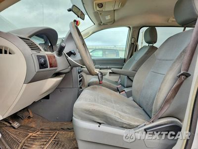 Zdjęcie 7 z 14 samochodu: 2009 CHRYSLER TOWN & COUNTRY LX VIN:2A8HR44E29R656234 - miniatura