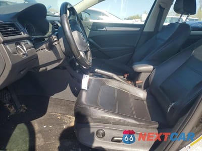 Zdjęcie 7 z 12 samochodu: 2015 VOLKSWAGEN PASSAT S VIN:1VWAS7A39FC114017 - miniatura