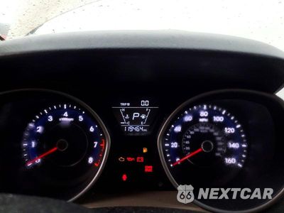 Zdjęcie 9 z 12 samochodu: 2016 HYUNDAI ELANTRA VIN:5NPDH4AEXGH655176 - miniatura