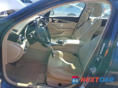 Zdjęcie 7 z 11 samochodu: 2015 MERCEDES-BENZ C 300 4MATIC VIN:55SWF4KB7FU029339 - miniatura