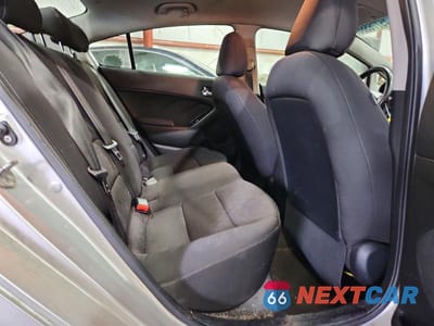 Zdjęcie 10 z 12 samochodu: 2014 KIA FORTE LX VIN:KNAFK4A64E5161425 - miniatura