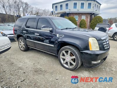 Czwarte zdjęcie samochodu z boku: 2010 CADILLAC ESCALADE PREMIUM VIN:1GYUKCEF4AR135077 - miniatura