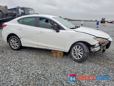 Czwarte zdjęcie samochodu z boku: 2018 MAZDA 3 SPORT VIN:3MZBN1U75JM198609 - miniatura