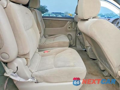 Zdjęcie 10 z 12 samochodu: 2004 TOYOTA SIENNA LE 7 PASSENGER VIN:5TDZA23C64S085578 - miniatura