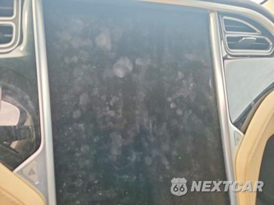 Zdjęcie 9 z 11 samochodu: 2016 TESLA MODEL X VIN:5YJXCAE29GF007143 - miniatura
