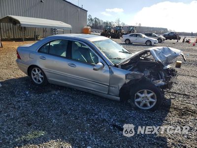 Czwarte zdjęcie samochodu z boku: 2002 MERCEDES-BENZ C 240 VIN:WDBRF61J22F283497 - miniatura