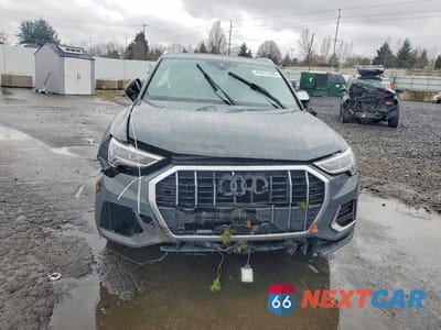 Piąte zdjęcie samochodu w środku: 2020 AUDI Q3 PREMIUM PLUS VIN:WA1BECF33L1001987 - miniatura