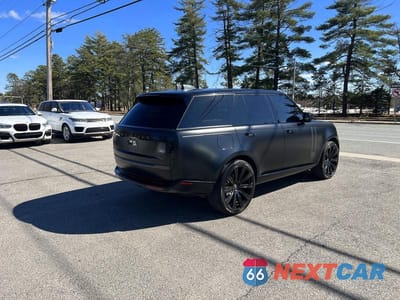 Czwarte zdjęcie samochodu z boku: 2023 LAND ROVER RANGE ROVER SE VIN:SALKP9FU8PA047633 - miniatura