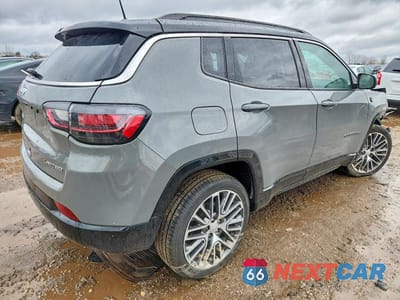 Trzecie zdjęcie samochodu z tyłu: 2022 JEEP COMPASS LIMITED VIN:3C4NJDCB4NT189415 - miniatura