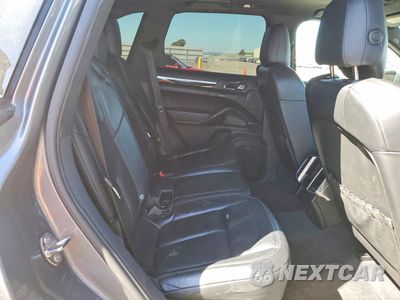 Zdjęcie 11 z 13 samochodu: 2012 PORSCHE CAYENNE S VIN:WP1AB2A28CLA42217 - miniatura