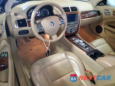 Zdjęcie 8 z 11 samochodu: 2010 JAGUAR XK PORTFOLIO VIN:SAJWA4GB9ALB34595 - miniatura