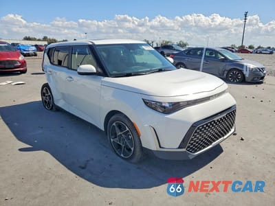 Czwarte zdjęcie samochodu z boku: 2024 KIA SOUL EX VIN:KNDJ33AU1R7228415 - miniatura