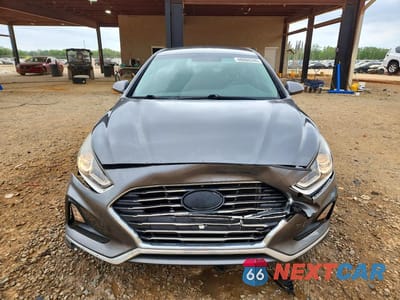 Piąte zdjęcie samochodu w środku: 2019 HYUNDAI SONATA SE VIN:5NPE24AF6KH744265 - miniatura