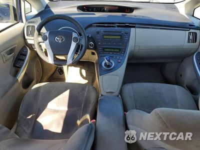 Zdjęcie 8 z 11 samochodu: 2010 TOYOTA PRIUS III VIN:JTDKN3DU9A0017261 - miniatura