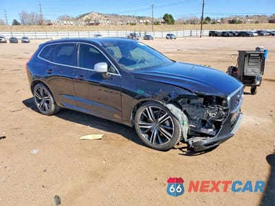 Czwarte zdjęcie samochodu z boku: 2019 VOLVO XC60 T6 R-DESIGN VIN:YV4A22RM4K1378784 - miniatura