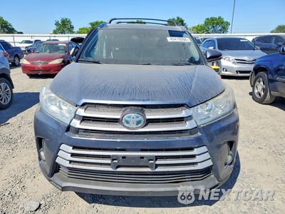 Piąte zdjęcie samochodu w środku: 2018 TOYOTA HIGHLANDER HYBRID XLE VIN:5TDJGRFH5JS045757 - miniatura
