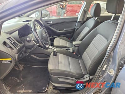 Zdjęcie 7 z 12 samochodu: 2016 KIA FORTE EX VIN:KNAFX4A8XG5549457 - miniatura
