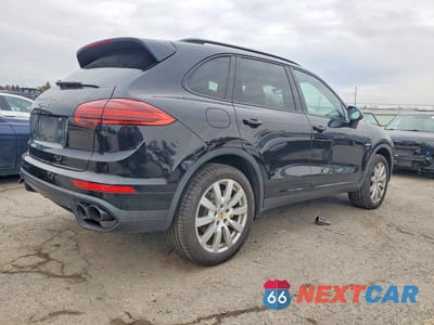 Trzecie zdjęcie samochodu z tyłu: 2016 PORSCHE CAYENNE SE HYBRID VIN:WP1AE2A23GLA17626 - miniatura