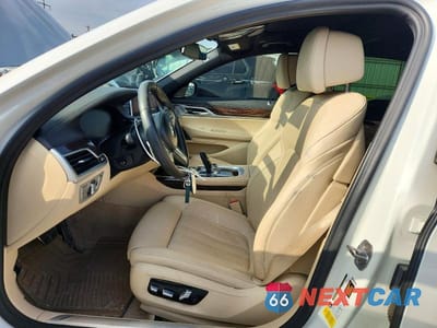 Zdjęcie 7 z 12 samochodu: 2020 BMW 740 I VIN:WBA7T2C04LCD19871 - miniatura