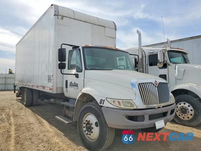 2017 INTERNATIONAL 4300 BOX TRUCK 1HTMMMML3HH168152 - główne zdjęcie licytacji z USA - miniatura