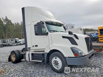 2017 VOLVO VNL SEMI TRUCK 4V4N39TG0HN988104 - główne zdjęcie licytacji z USA - miniatura