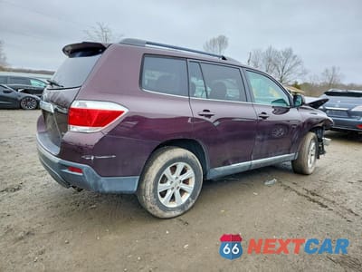 Trzecie zdjęcie samochodu z tyłu: 2013 TOYOTA HIGHLANDER SE VIN:5TDBK3EH6DS188884 - miniatura