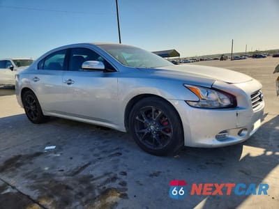 Czwarte zdjęcie samochodu z boku: 2012 NISSAN MAXIMA 3.5 S VIN:1N4AA5AP8CC813671 - miniatura