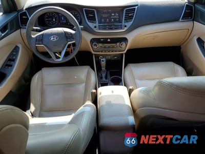 Zdjęcie 8 z 12 samochodu: 2018 HYUNDAI TUCSON VIN:KM8J3CA47JU623166 - miniatura