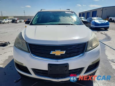Piąte zdjęcie samochodu w środku: 2015 CHEVROLET TRAVERSE LS VIN:1GNKRFKD4FJ131279 - miniatura