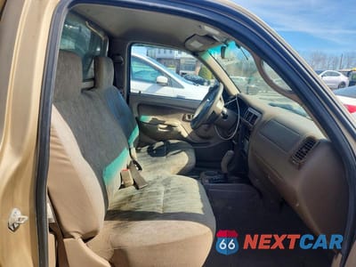 Zdjęcie 10 z 11 samochodu: 2001 TOYOTA TACOMA BASE VIN:5TENL42N11Z785885 - miniatura