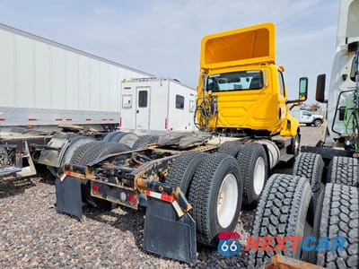 Czwarte zdjęcie samochodu z boku: 2019 INTERNATIONAL LT625 SEMI TRUCK VIN:3HSDZTZR8KN729018 - miniatura