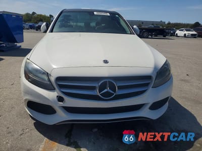 Piąte zdjęcie samochodu w środku: 2017 MERCEDES-BENZ C 300 4MATIC VIN:WDDWF4KB8HR308867 - miniatura