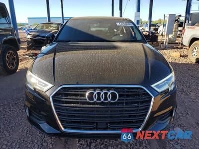 Piąte zdjęcie samochodu w środku: 2019 AUDI A3 PREMIUM VIN:WAUAUGFF7K1013108 - miniatura