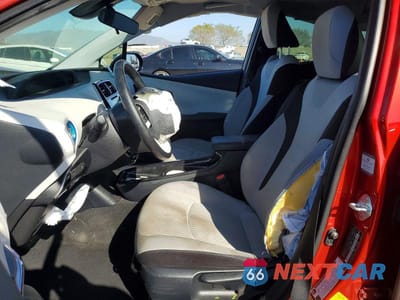 Zdjęcie 7 z 12 samochodu: 2016 TOYOTA PRIUS THREE VIN:JTDKARFU5G3517789 - miniatura